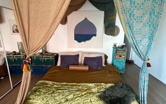 Bonita casa de surf bohemia y artística a una manzana de la playa