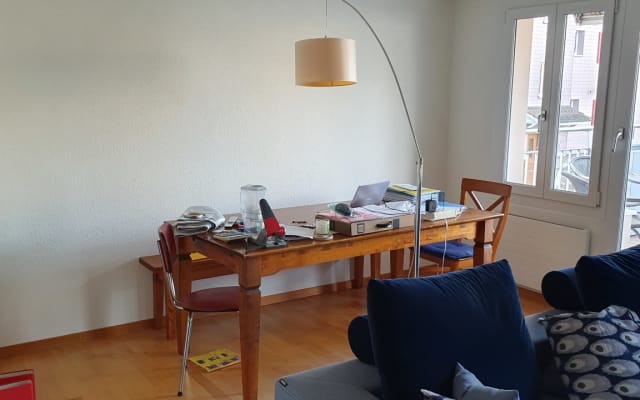 Chambre dans un bel appartement de 4 pièces pour des personnes...