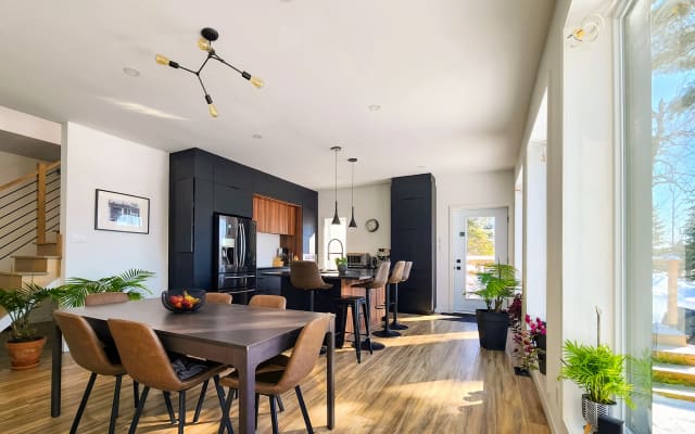 Quiet lakefront retreat in Lanaudiere