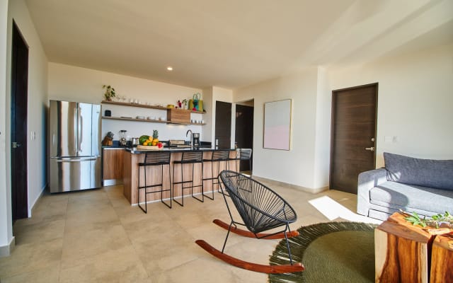 MIACasa *Ocean and Jungle View Penthouse and private beach!