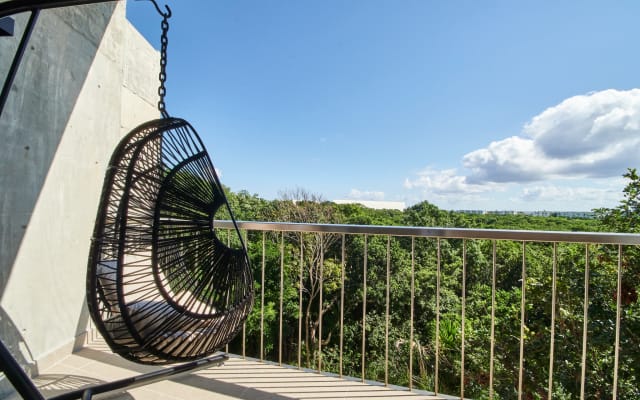 MIACasa *Ocean and Jungle View Penthouse and private beach!