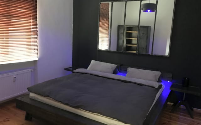 NOUVELLE chambre à coucher au design industriel dans un magnifique bâti