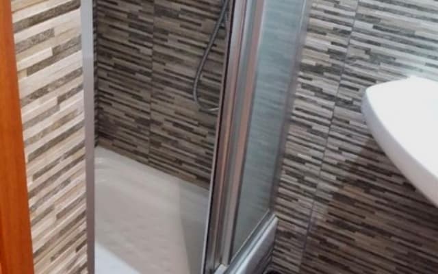 Double room next to Clot subway, Barcelona :) - Picture 8