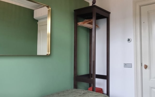 Appartement privé moderne de 45m2 dans un bâtiment classique du 19ème...