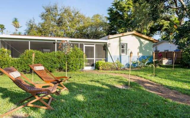 Dave's listing on misterb&b - large back yard and patio, completely fenced for privacy.  Freedom in the buff here too.