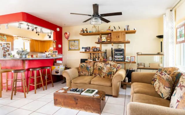 Freedom in the buff with hot tub--queen size bed - Picture 8