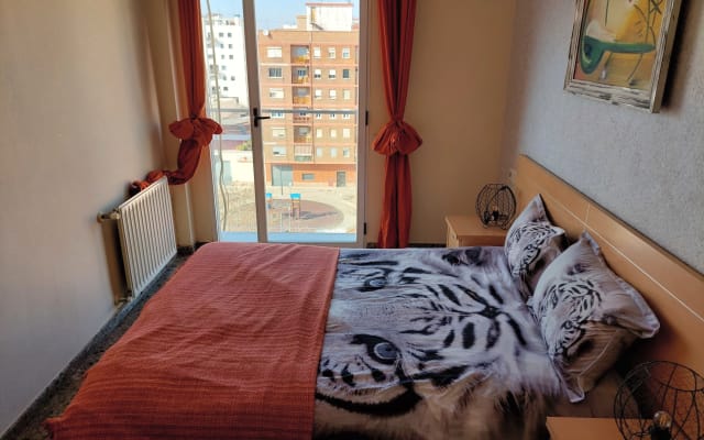 Private bedroom near city center