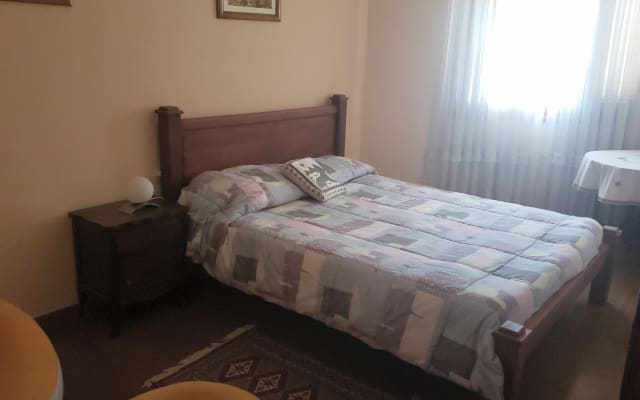 habitación privada en importante departamento de barrio gral paz
