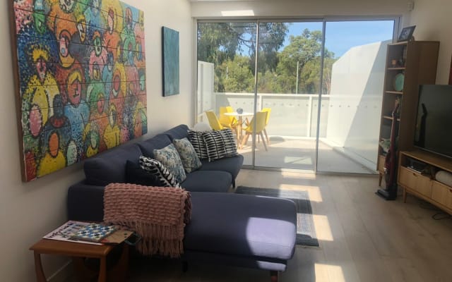 Architecturally designed townhouse close to Elwood beach