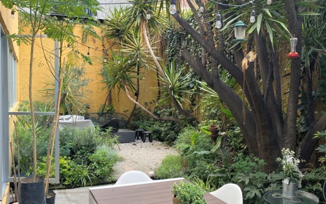 Kostbares privates Schlafzimmer in Gemeinschaftswohnung im Herzen von...