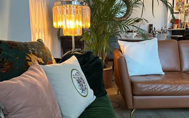 Large 30sqm bedroom+Private Bath in stylish apartment -Central London