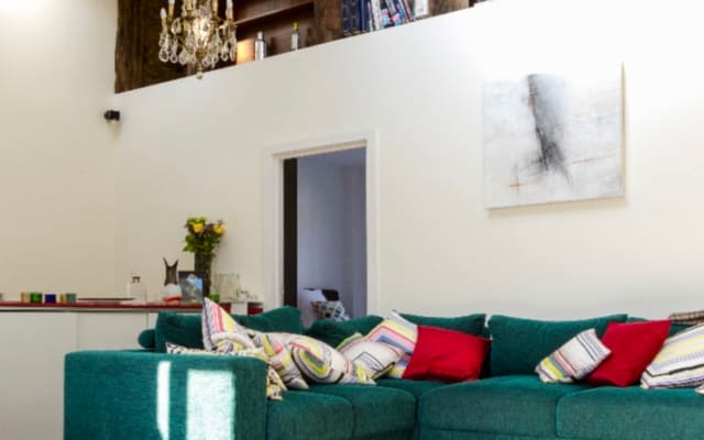 Mews flat in a quite&cobbled street; 2mn away from West Hampstead tube