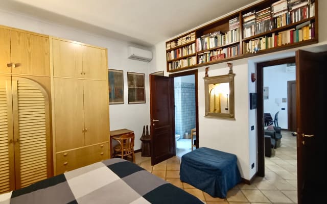 Bel appartement à Colosseo (quartier gay)