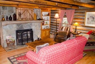 Private romantische Hütte mit wunderbaren Annehmlichkeiten, Hot Tub...