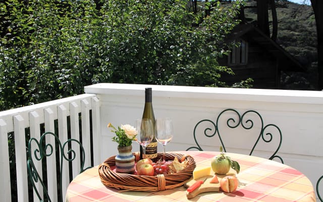 Small Garden View -Elk Cove Inn Restaurant Spa