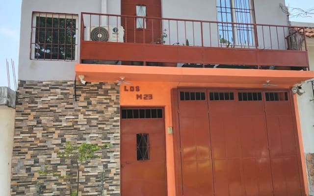Belle chambre privée dans la ville de Palms