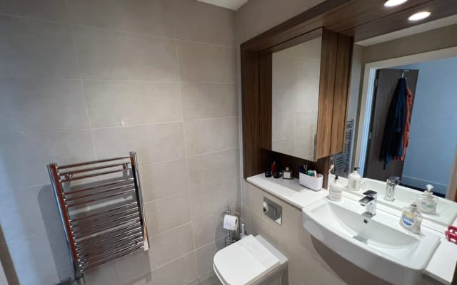 Private modern room in 2 bed, 2 bath flat in West London.