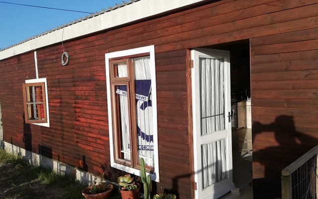 Cabina in legno, adatta agli animali domestici. A due minuti dalla...