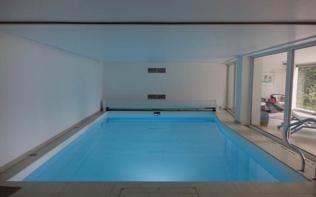Discreet Extravagant Residency with Pool - Foto 6