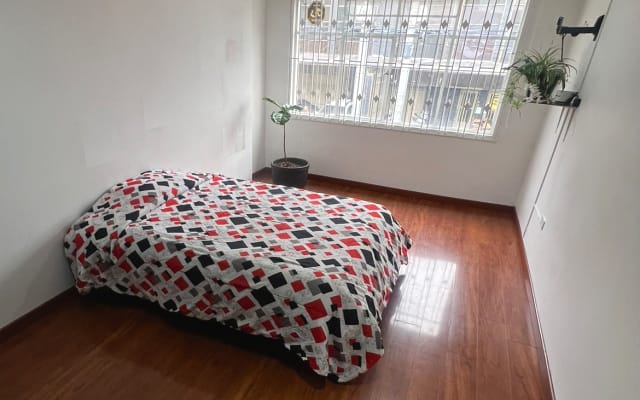 Bonito y espacioso apartamento en una excelente ubicación.