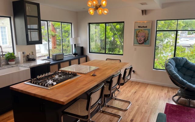 Schönes Zimmer und eigenes Bad im Zentrum von West Hollywood - 2