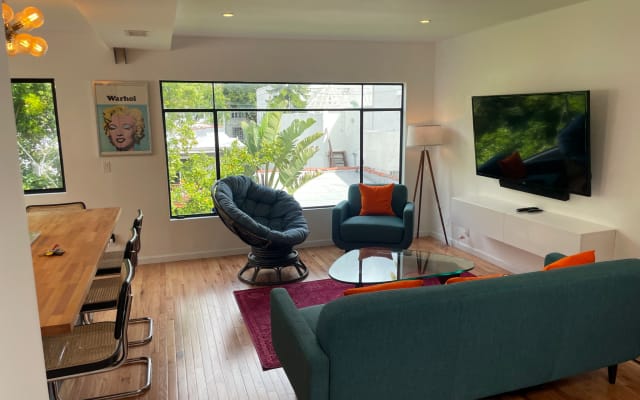 Beautiful room and private bathroom in the center of West Hollywood - 2 - Picture 2