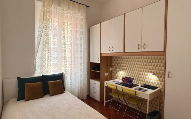 Liberdade e bem-estar: apartamento espaçoso e luminoso no centro de...