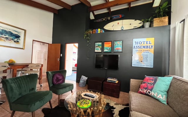 Spacious eclectic apartment in trendy Muizenberg