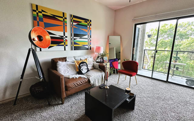 Beautiful and cozy fully equipped apartment close to downtown