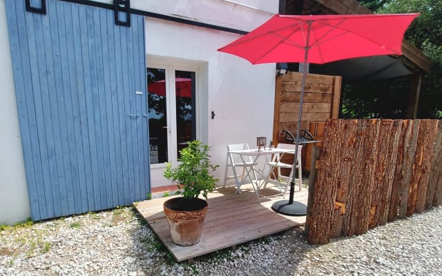 gîtes confidenziali con terrazza privata e piscina