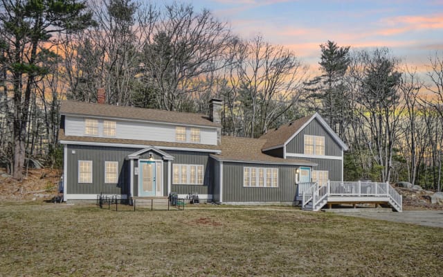 Quiet & sunny Apt 9 mins from beaches & breweries.
