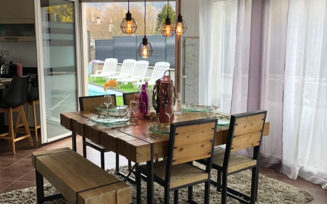 Moderne Villa mit Pool in sehr ruhigem savoyischem Dorf