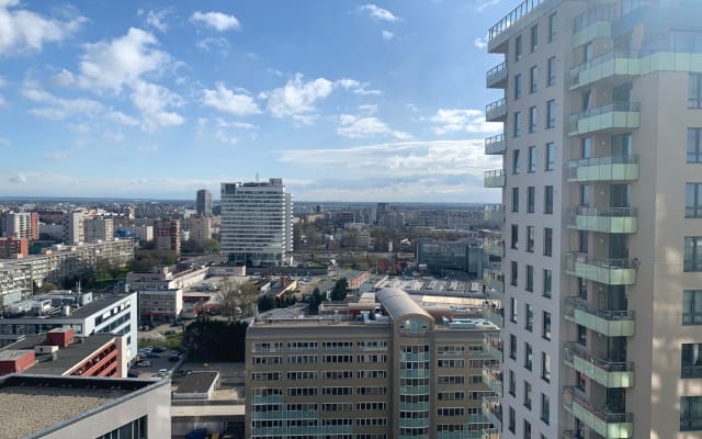 VISTA INCANTEVOLE - APPARTAMENTO (18° piano), molto vicino al centro città! - Foto 12