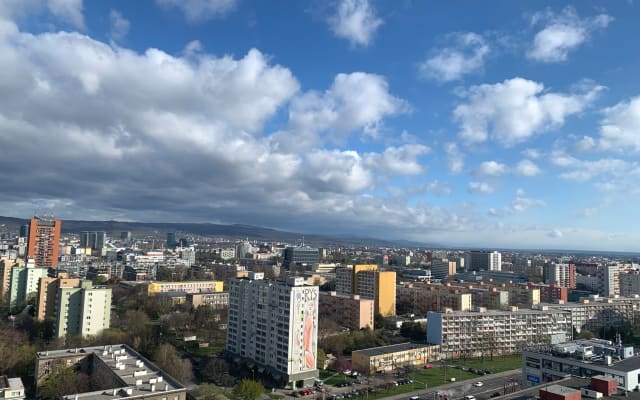 VISTA INCANTEVOLE - APPARTAMENTO (18° piano), molto vicino al centro città! - Foto 13