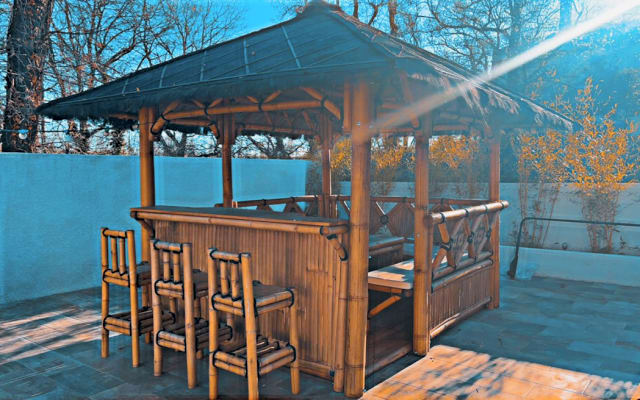 Cocooning studio with private jacuzzi gazebo brasero