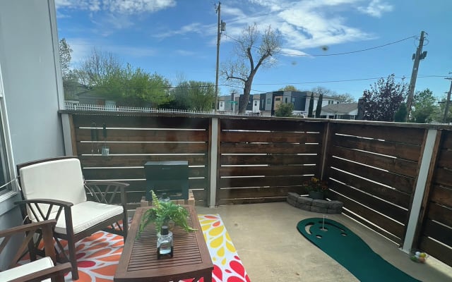 Quiet apartment in Oaklawn (Dallas Gayborhood) minutes from Love Field
