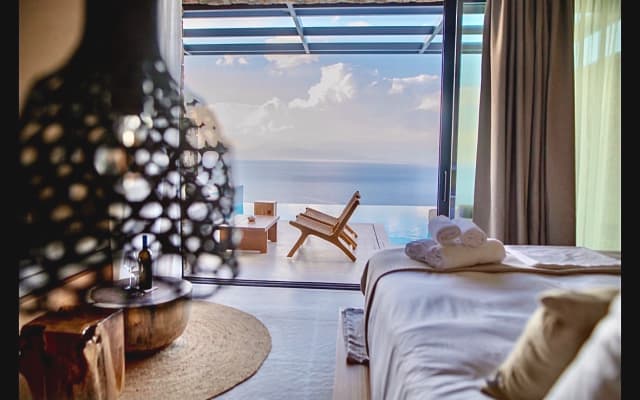 Um hotel exclusivo, apenas a uma hora e meia de Atenas