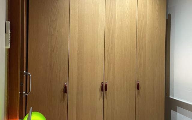 Comfortable and quiet room with mirrored closet and every comfort - Picture 6