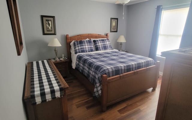 nicely decorated 2 bedroom located near downtown knoxville