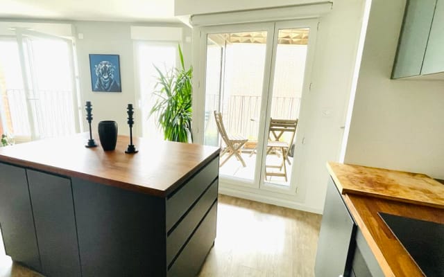 Cosy apartment + secure parking