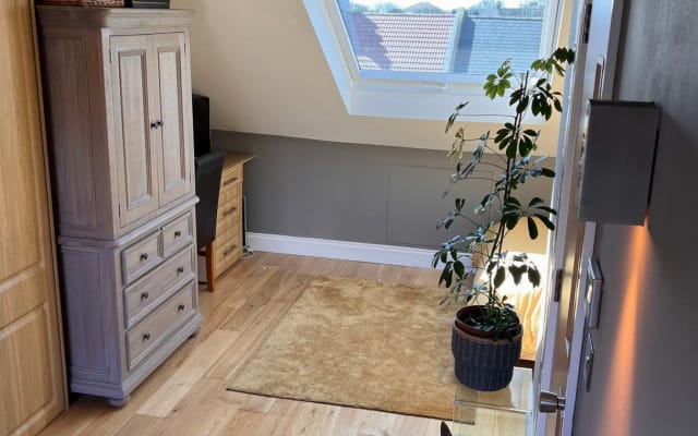 Stunning double room with en-suite in the UK's seaside gay capital - Picture 7