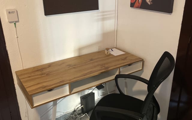 Quarto super bem localizado no centro de Barcelona!