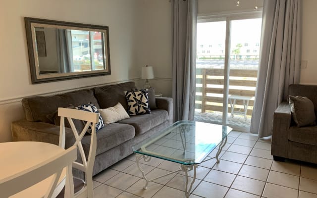 2b/2b Condo across from the beach/pool - Gulfview #2