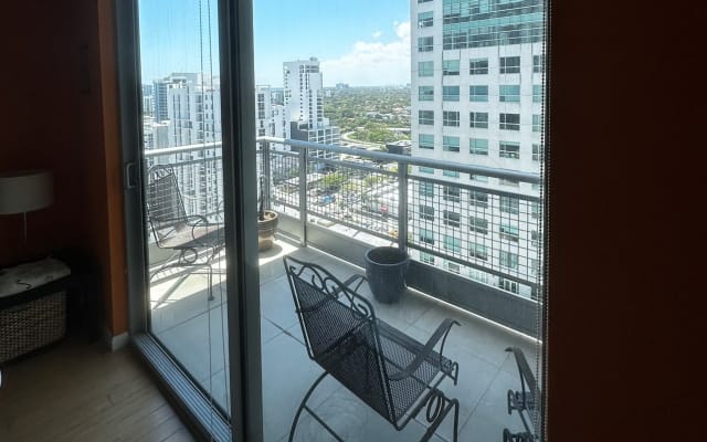 Industrial Open Layout Brickell Loft - Picture 21