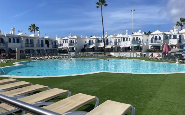 Enjoy a 2-storey bungalow with private terrace