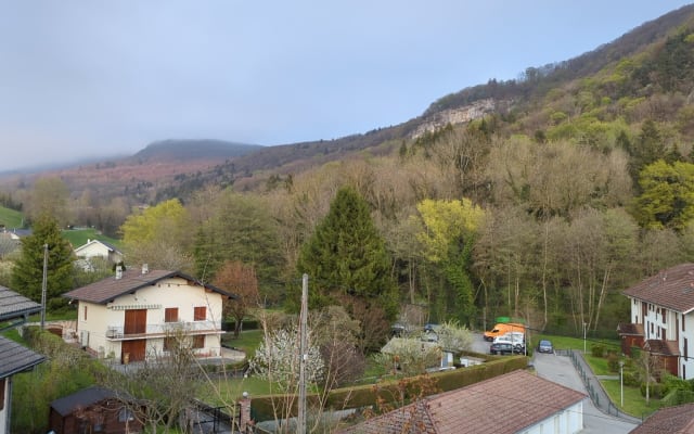 bel appartement a 10min d'Annecy, au calme à côté des montagnes.
