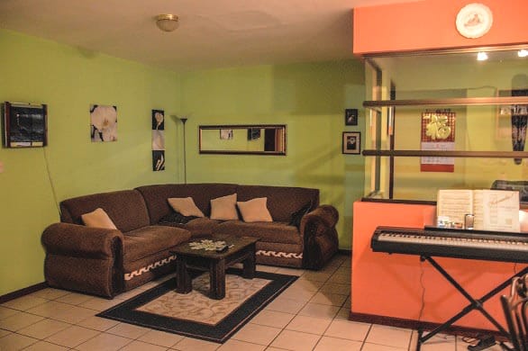 Apartamento de dos dormitorios con jardín privado a 10 minutos del...