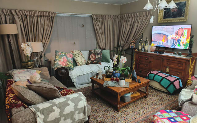 Maison de ville confortable, belle et située au centre.