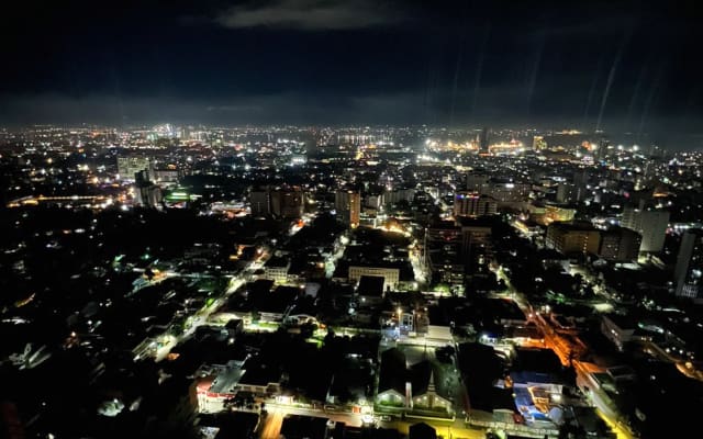 Il s'agit d'un magnifique condominium au cœur de la ville de Cebu.