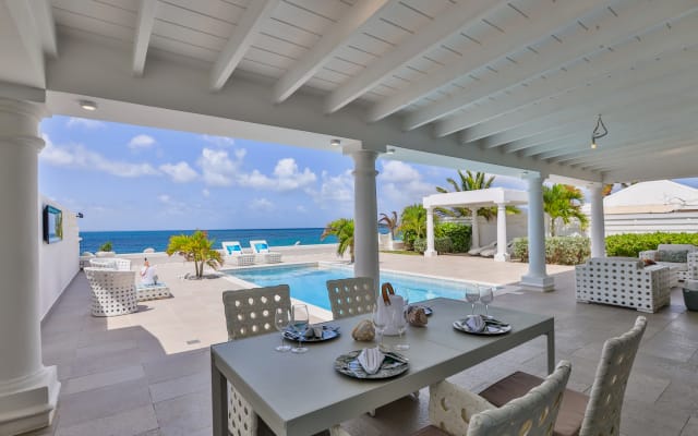 Luxury 7 Bedroom Villa -3 Villas/4 Jacuzzi/Ocean Front La PerlaEstate - Photo 12